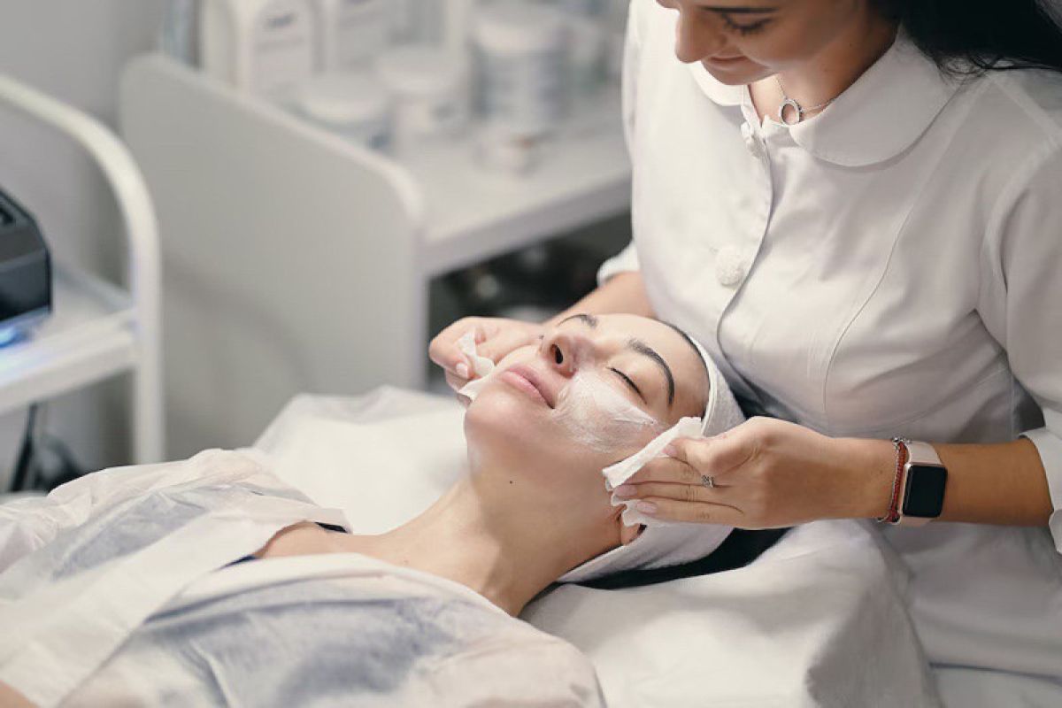 De Luzze Salon: Rahasia Kecantikan yang Menghargai Kulit Anda di Cilacap